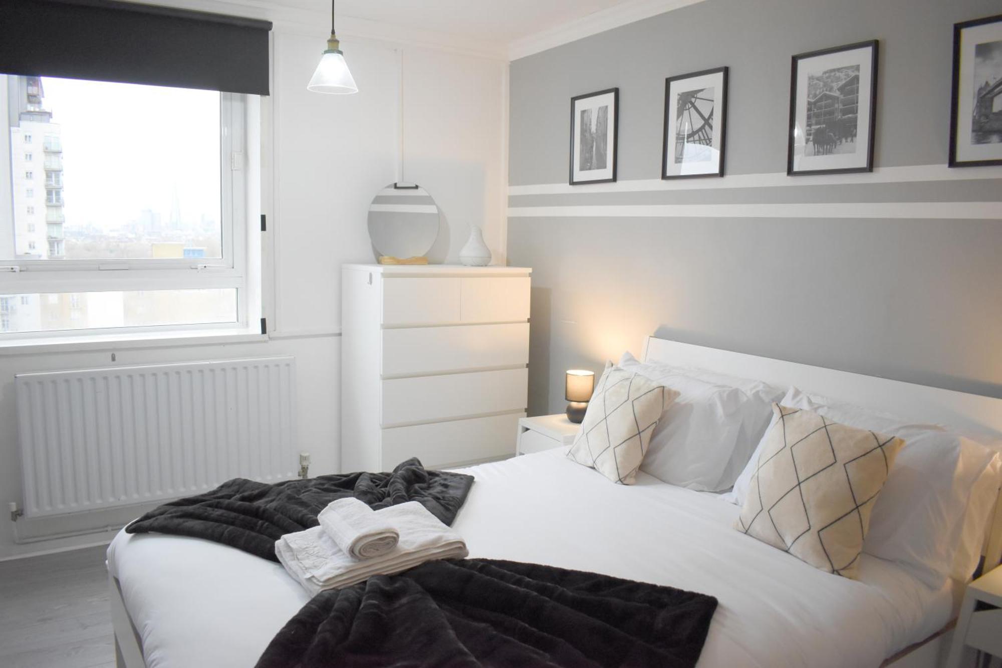 Apartament Skyline Apartment, London, Canary Wharf, River Side View And Street Parking Permit *