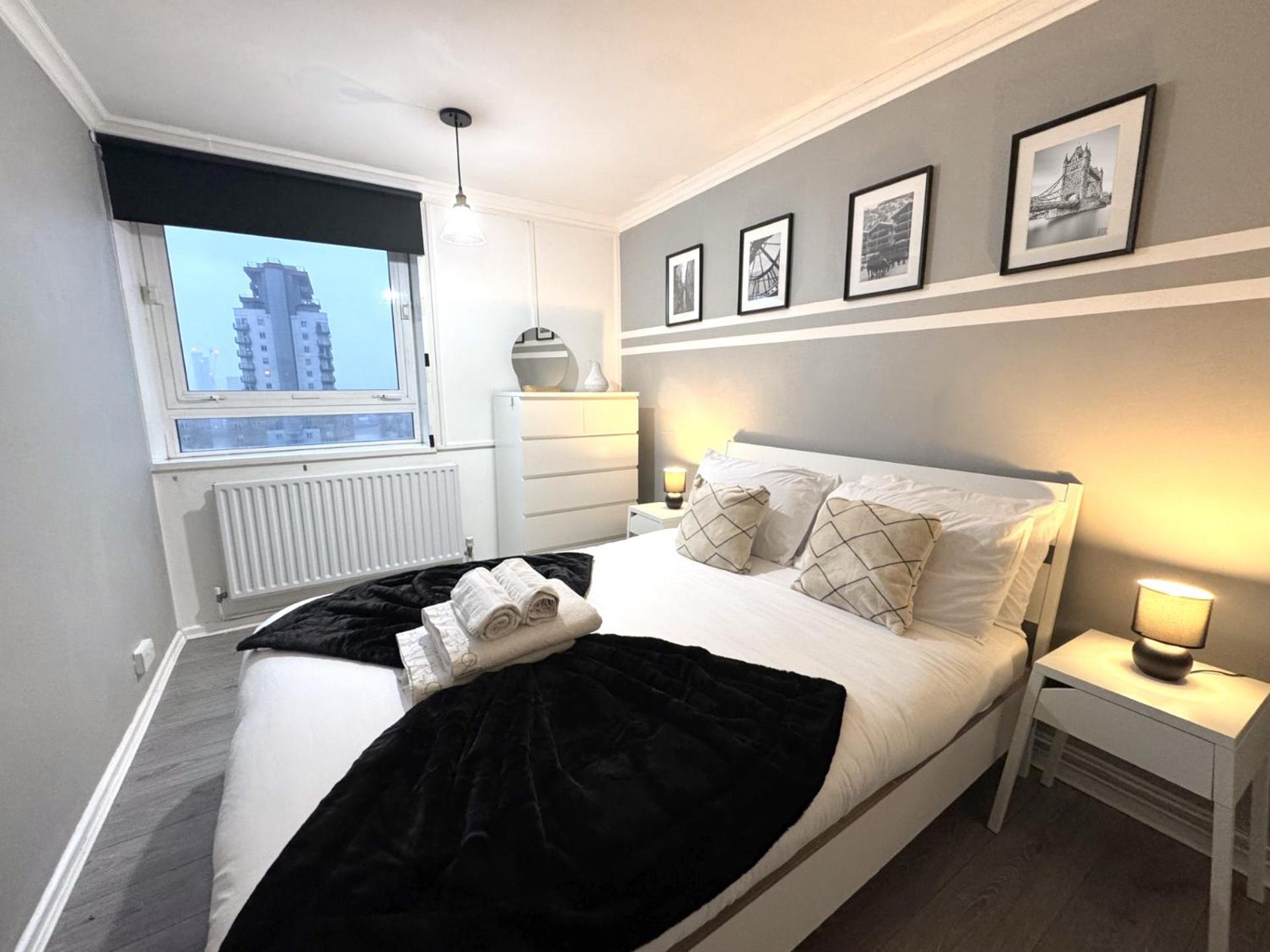 Apartament Skyline Apartment, London, Canary Wharf, River Side View And Street Parking Permit *