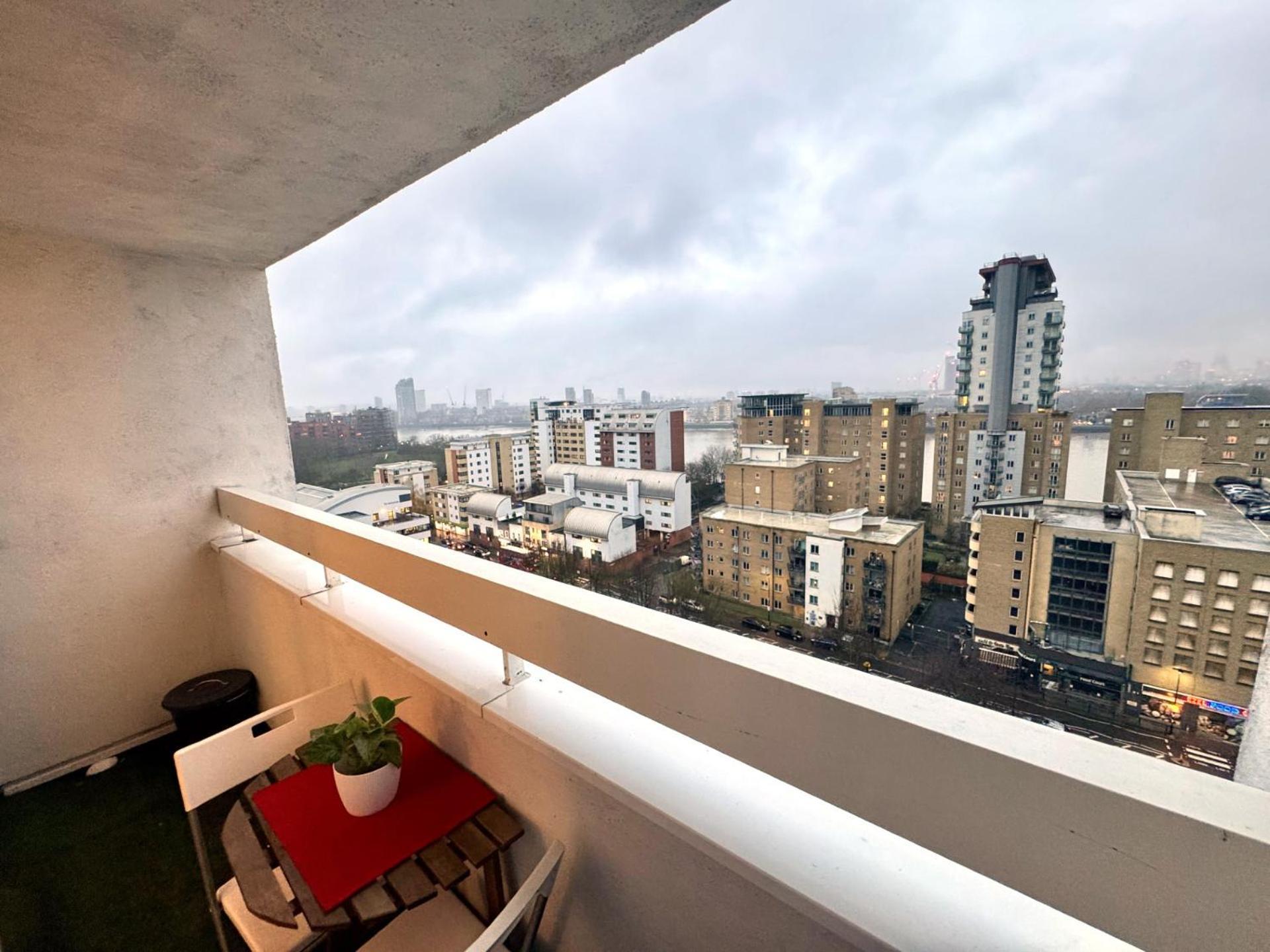 Appartamento Skyline Apartment, London, Canary Wharf, River Side View And Street Parking Permit *